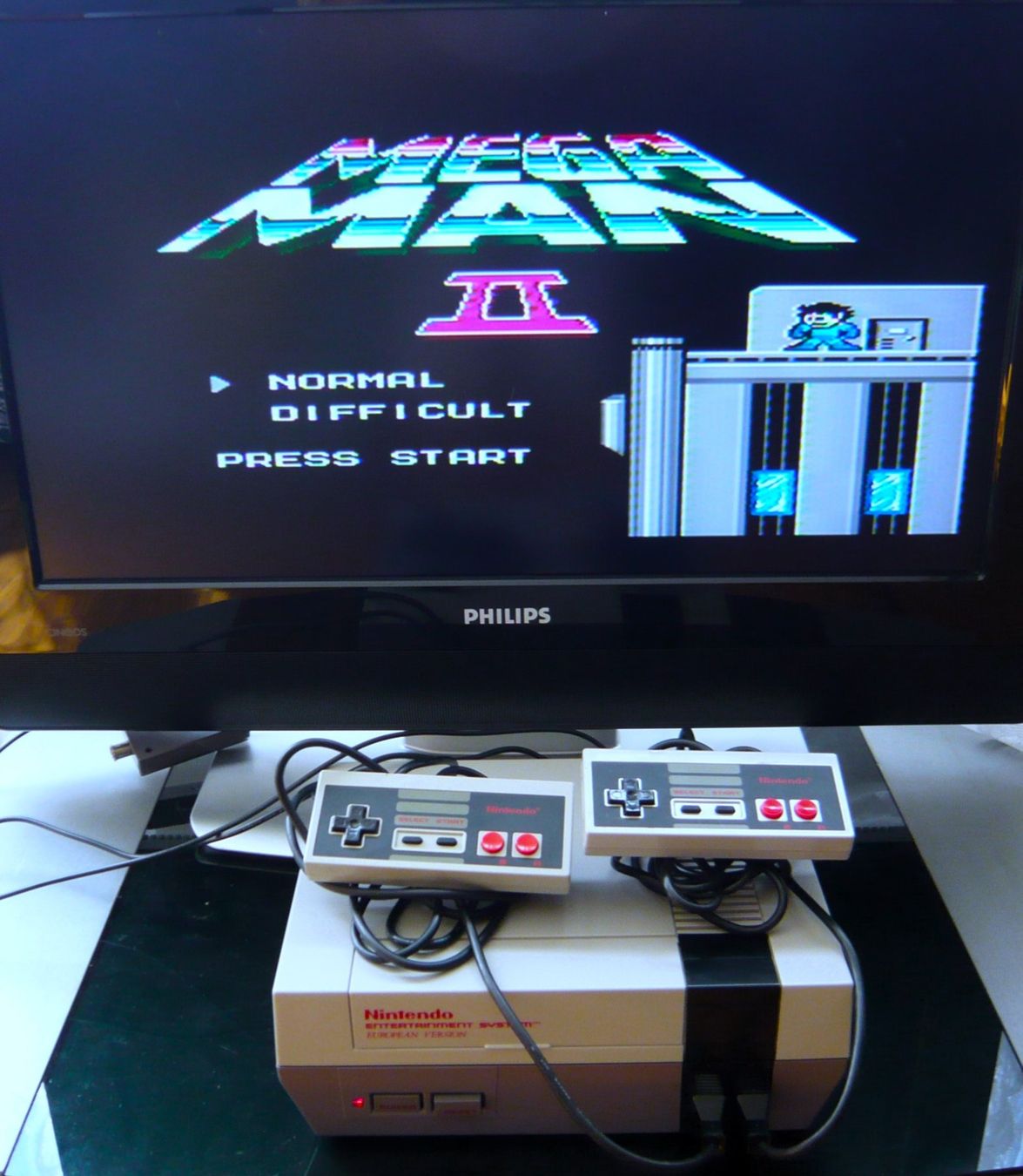 Nintendo Konsolen: NES: Console + Boîte + Manuel + câbles élect/TV + 2 manettes – Gebraucht aus Onex von Jaguar1986 3