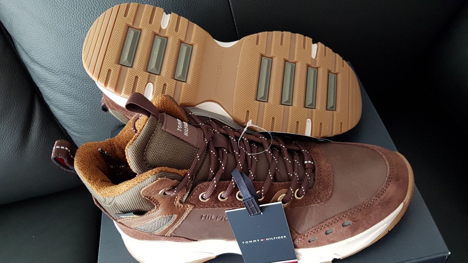 Tommy Hilfiger Scarpe da uomo: High Sneaker Boot Tommy Hilfiger Gr.41,Leder. – Nuovo e nell'imballaggio originale da Zürich venduto da ata_c8nh 5
