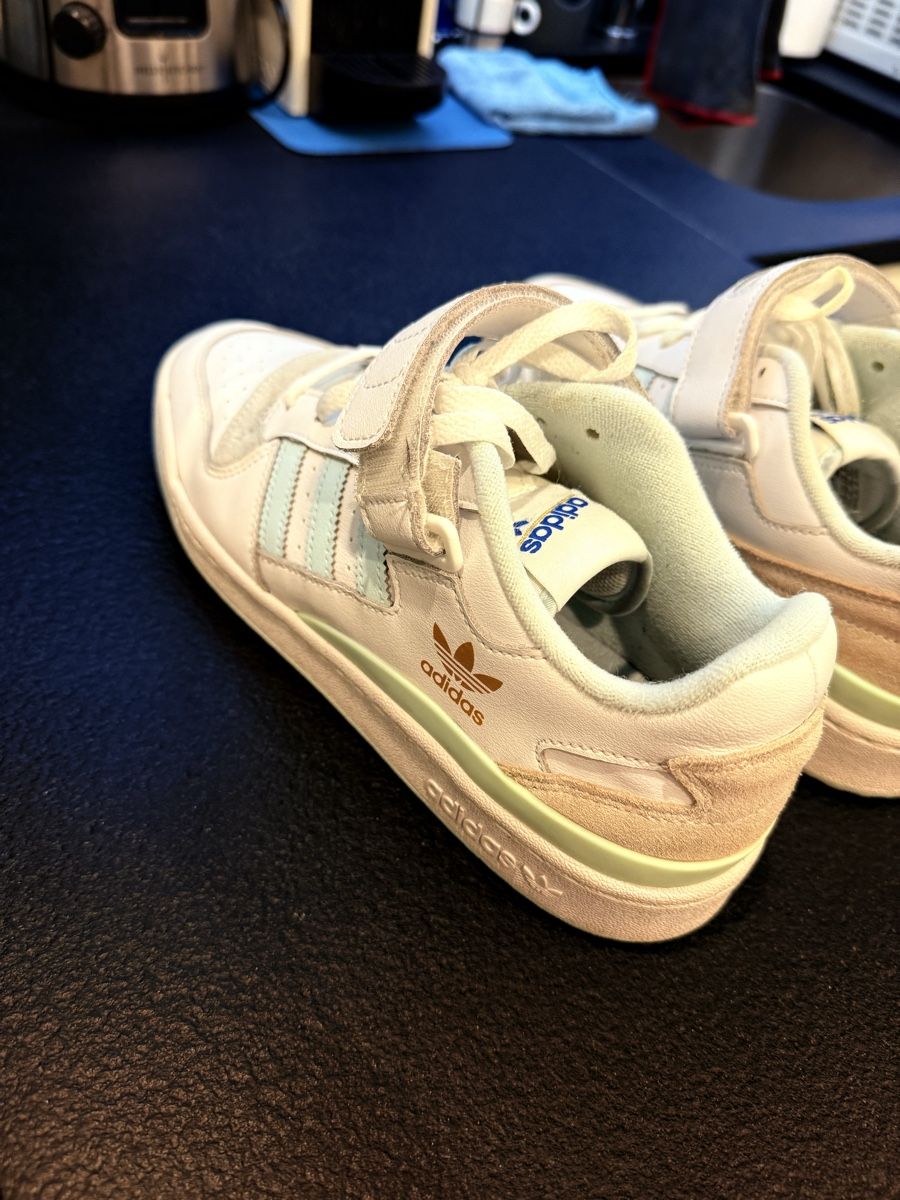 Herrenschuhe: Adidas originals – Gebraucht aus Bulle von HT8 2