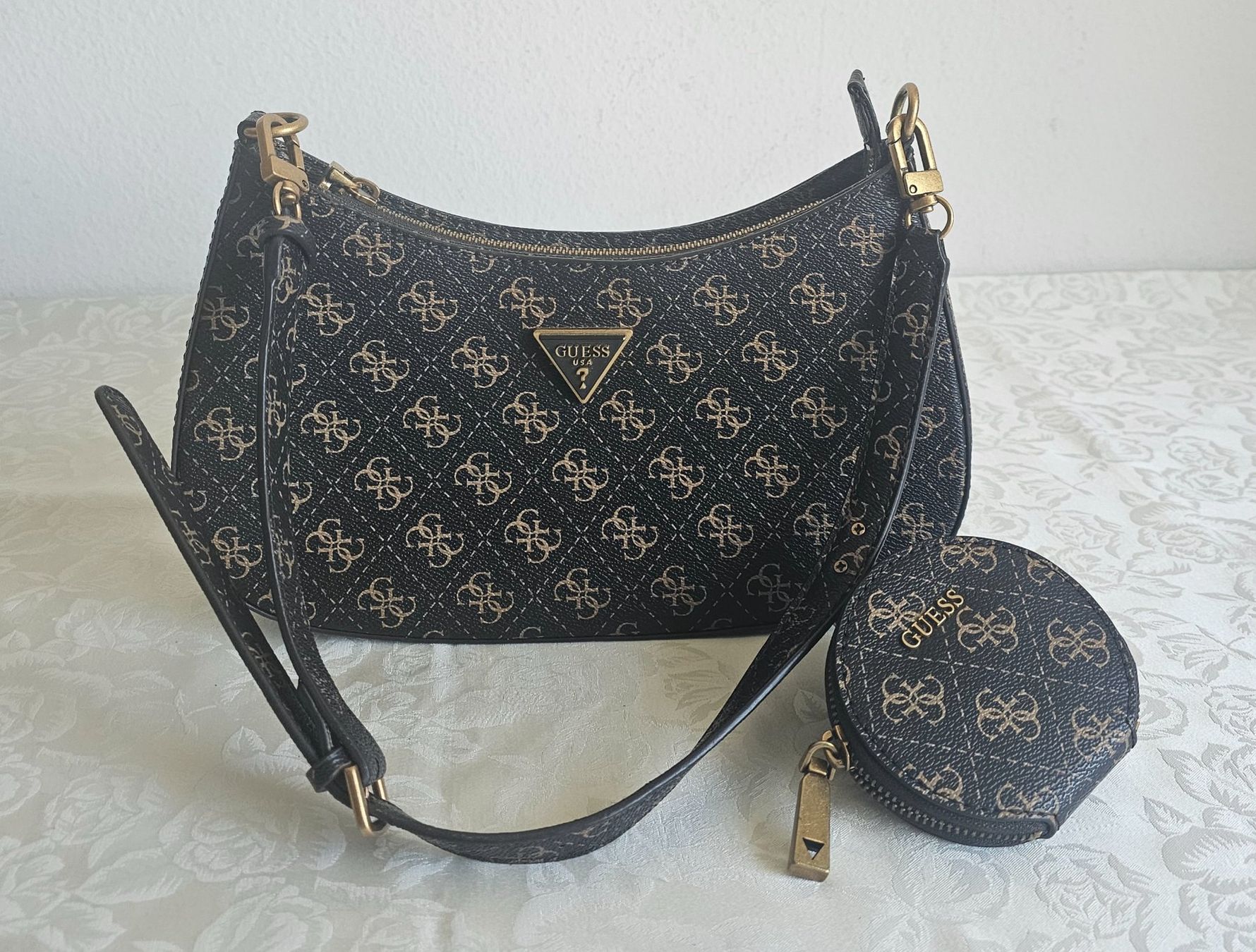 Guess Borse da donna: *GUESS * Damen Handtasche – Nuovo (secondo la descrizione) da Bronschhofen venduto da David80