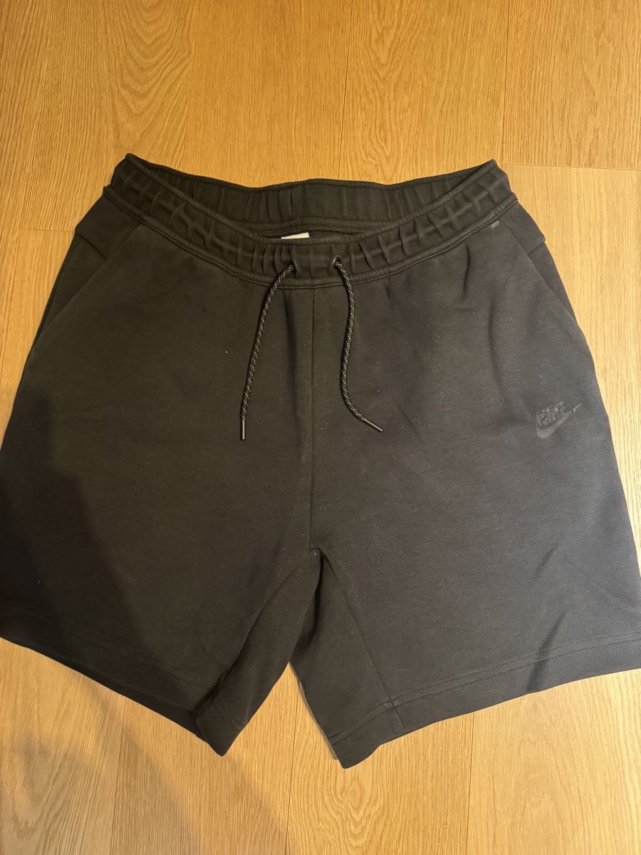 Pantaloni: Nike Short Schwarz, Grösse L – Usato da Hinwil venduto da YPMK61