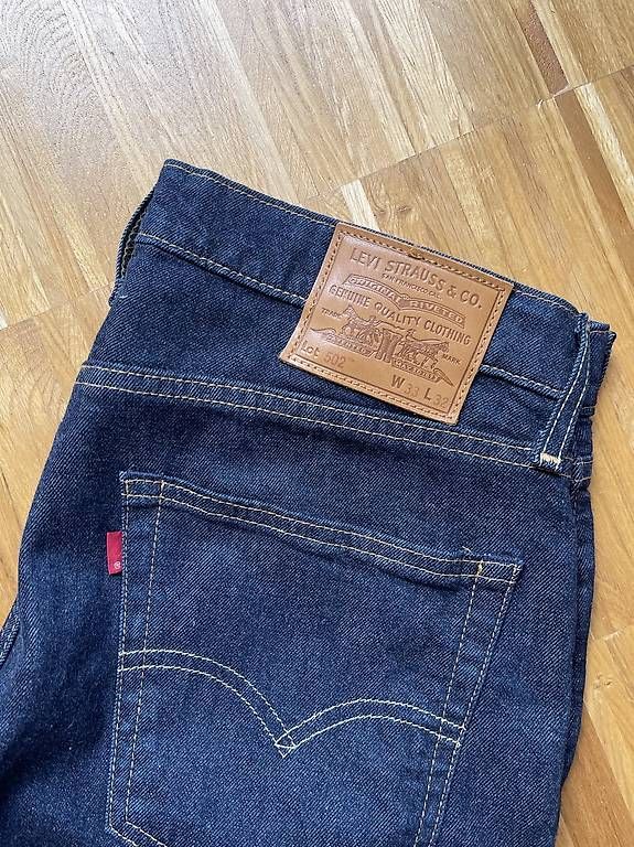 Jeans: Levis 502 Jeans Dunkelblau – Usato da Dübendorf venduto da LeonhardsRicardo 1