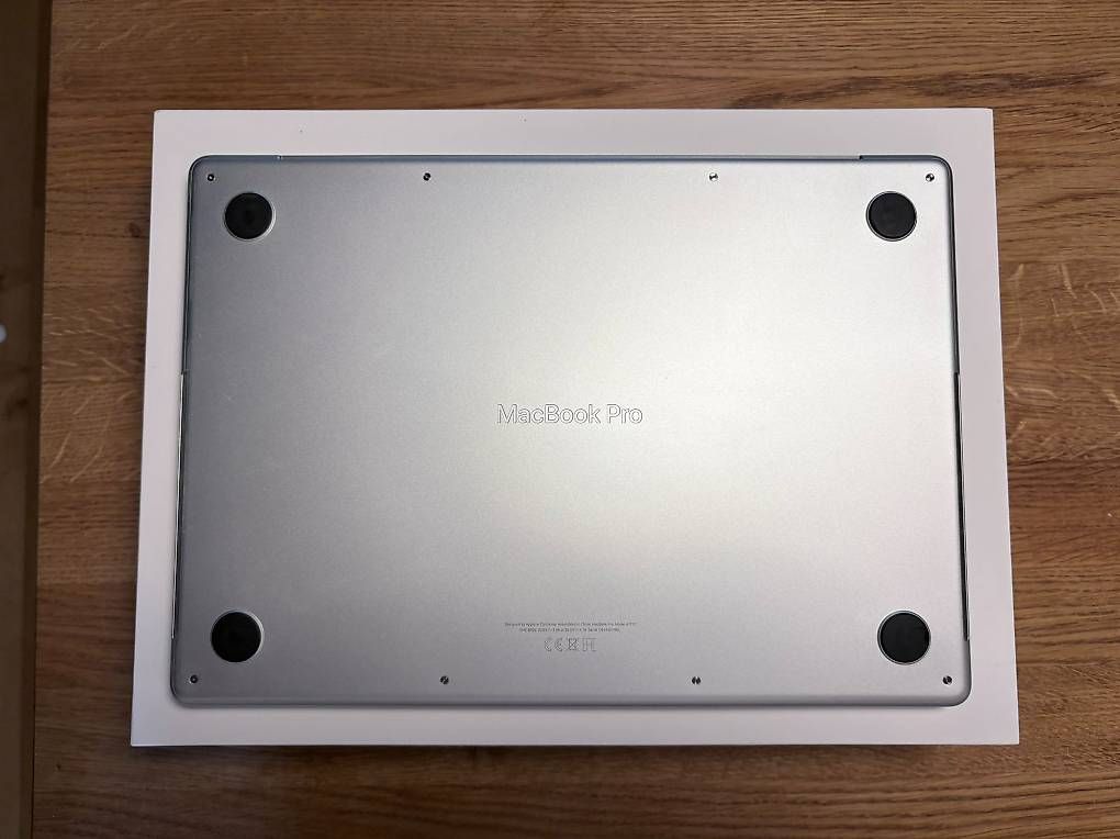 Notebook: Apple 14" MacBook Pro  Silber, M4, 32GB, 1TB SSD – Usato da Bern venduto da Kmm 2
