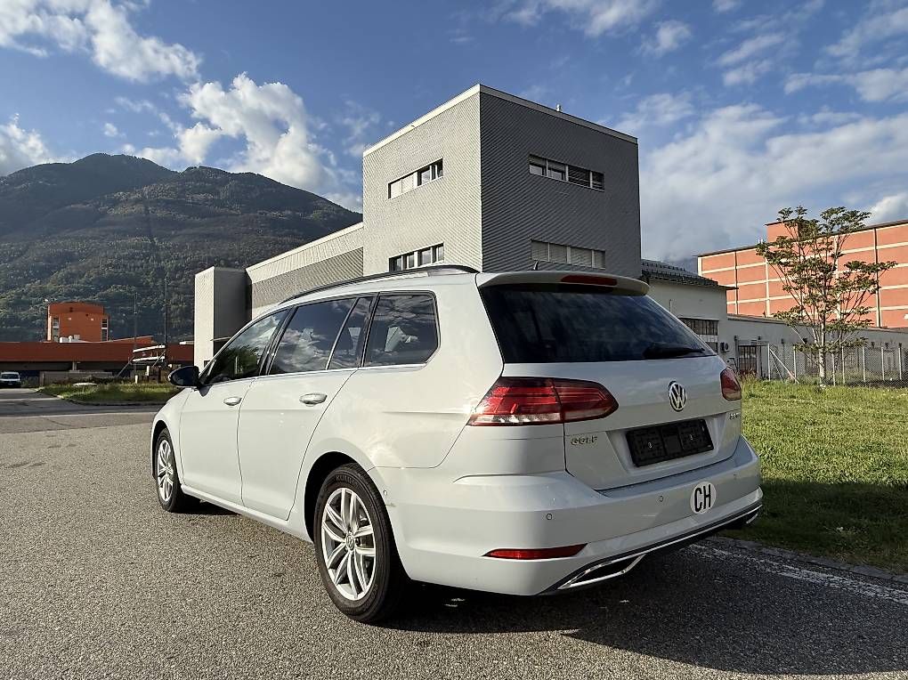 Automobili: VW Golf Var. 2.0 TDI – Usato da Giubiasco venduto da automobili72 7