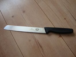 VICTORINOX Schweiz Brotmesser / Messer 33,5 cm