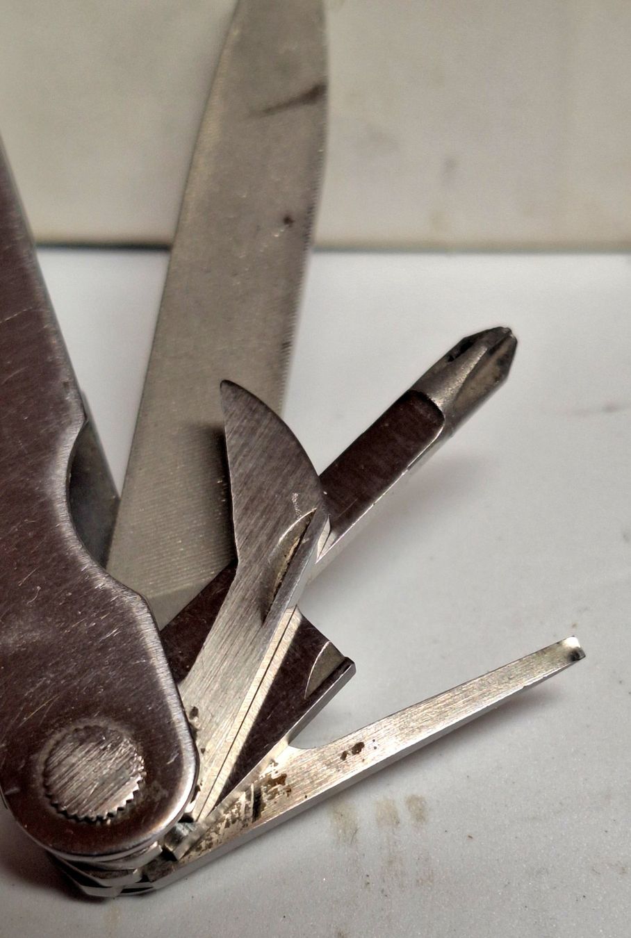 Leatherman Taschenmesser: Sackmesser Couteau Knive Leatherman Multitool April 1994 – Gebraucht aus Tüscherz-Alfermée von Newpad 6