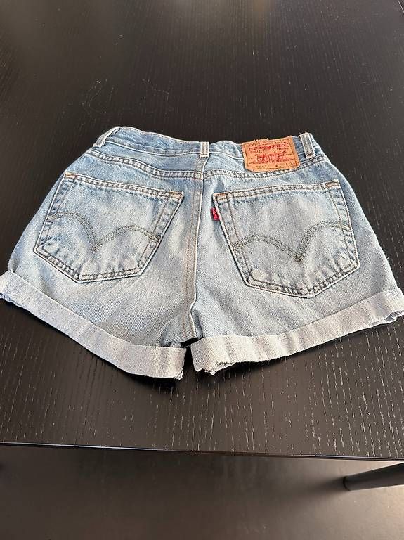 Jeans: Original Levi Shorts 505 – Usato da Köniz venduto da Evafelchlin 3