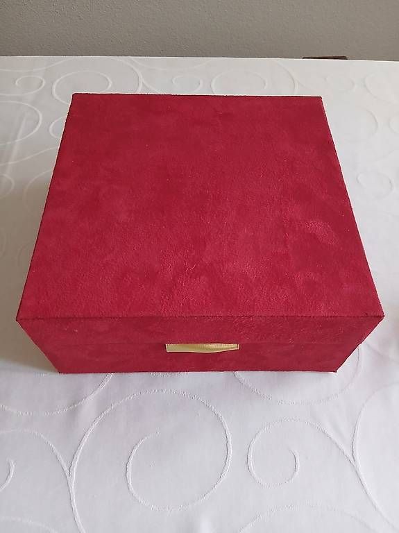 Cura del viso: Kosmetik Estee Lauder  – Usato da Obfelden venduto da LuanaBonsera 1
