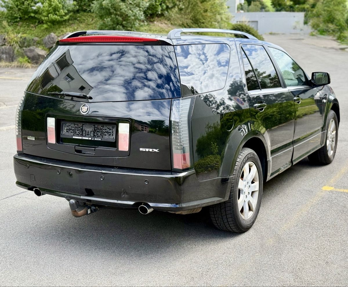 Cadillac Automobili: Cadillac SRX 4.6 Benzin mit 325 Ps. – Usato da Kriens venduto da Gun2000 3