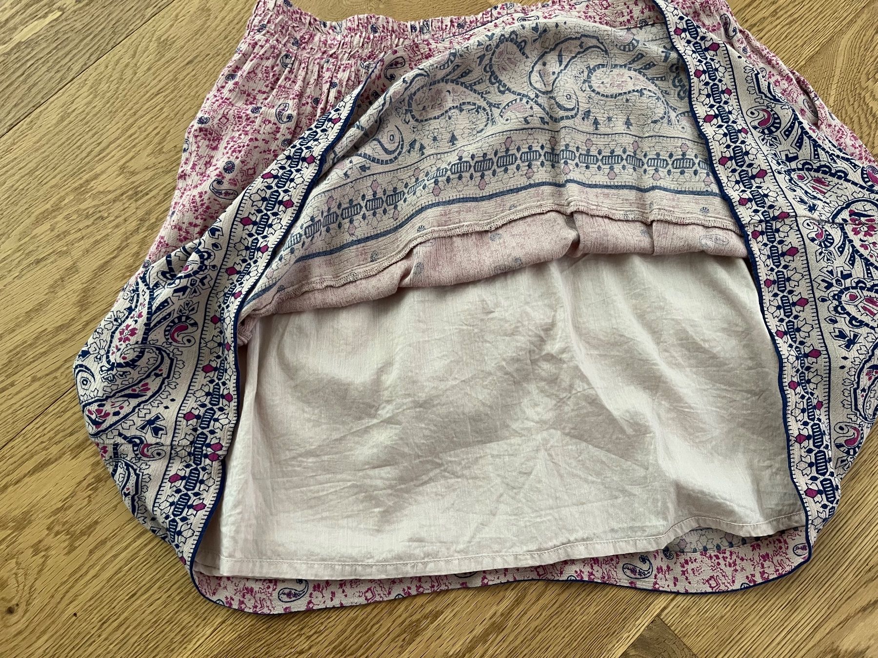 Esprit Jupes: Stoffrock von Esprit – D'occasion à Cham par Moebelloswerder 1
