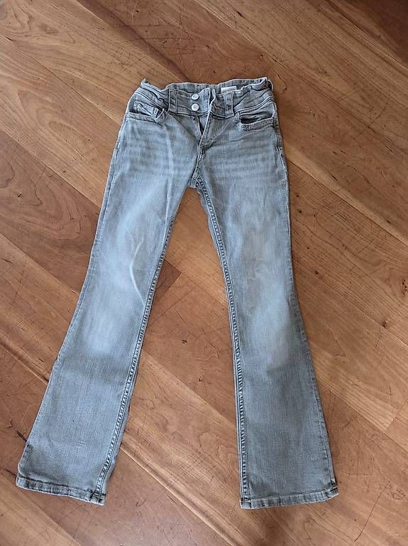 Pantaloni:  Jeans grau Gr. 152  – Usato da Wädenswil venduto da kat_x5zc