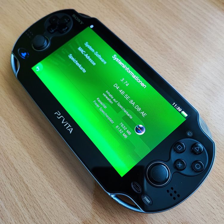 PS Vita OLED Model + 3 Spiele Kaufen auf Ricardo