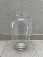 Grosszügige hübsche Blumenvase