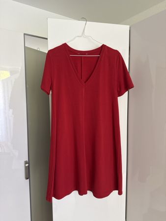 Damen Kleid kurz rot V-Ausschnitt guter Zustand