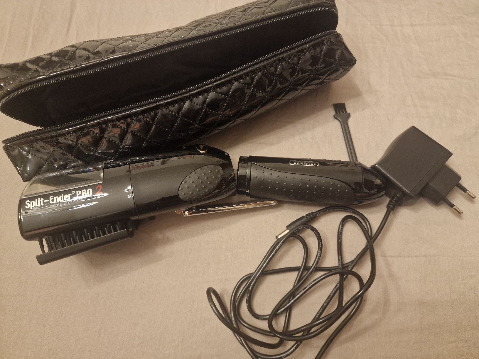 Split-Ender Taglio: Split-Ender PRO 2 Haarschneider inkl. Tasche & Zubehör – Usato da Luzern venduto da GondiTN