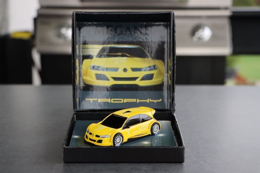 Coffret Norev 1/43 – Renault Sport Megane Trophy – Salon Paris 2004
