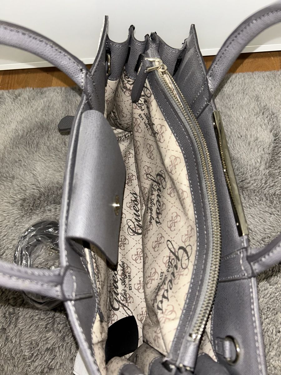 Guess Borse da donna: Weisse Guess Tasche – Nuovo (secondo la descrizione) da Bülach venduto da mil_spx7 5