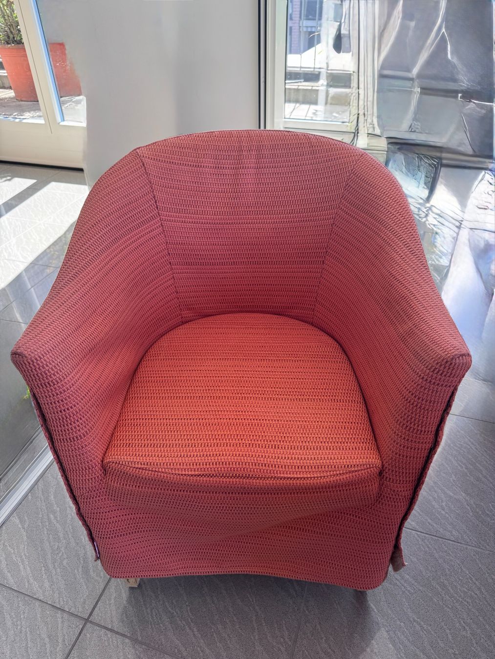 Flexform Set di tavolo e panche: 4x Flexform Design-Stühle & massiver Steintisch (Dreieck) – Usato da Zürich venduto da Pagan007 4