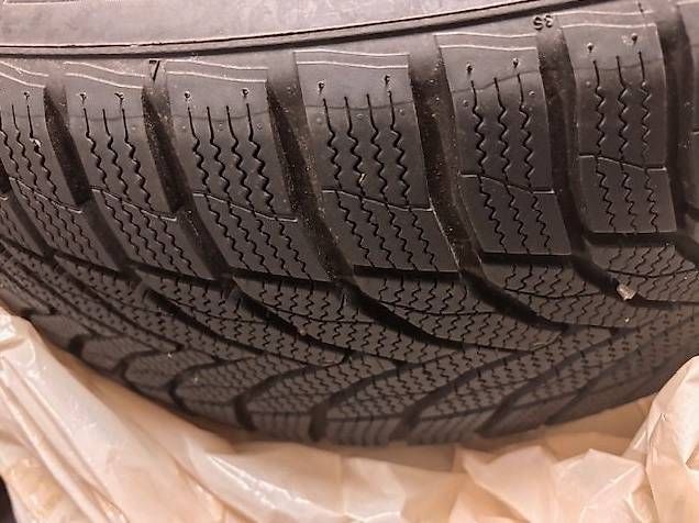 Pneus & Kompletträder: A vendre 4 pneus d'hiver – Neu und originalverpackt aus Sion von Aux4saisons 1