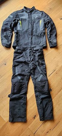 Motorradbekleidung