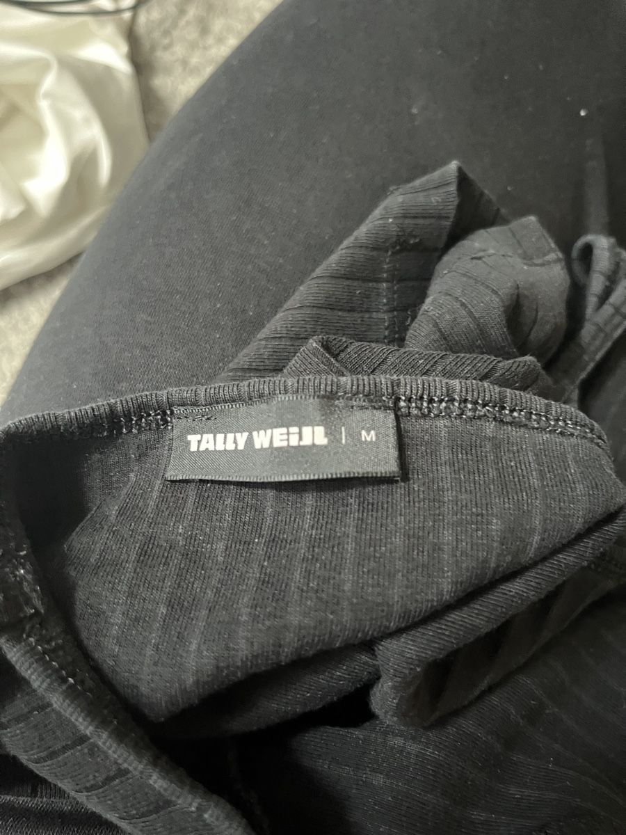 Tally Weijl Tops: Schwarzes basic Top – D'occasion à Bellikon par Ruth_62 2