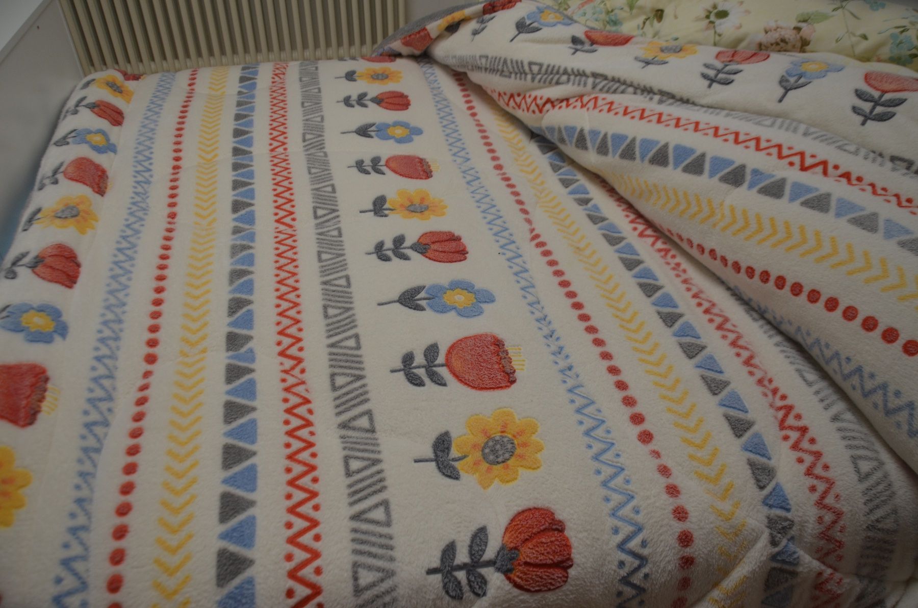 Coperte: COUVERTE - WARME - CHAUDE - CM 270X240 - NEU – Nuovo (secondo la descrizione) da Chiasso venduto da Dolly015