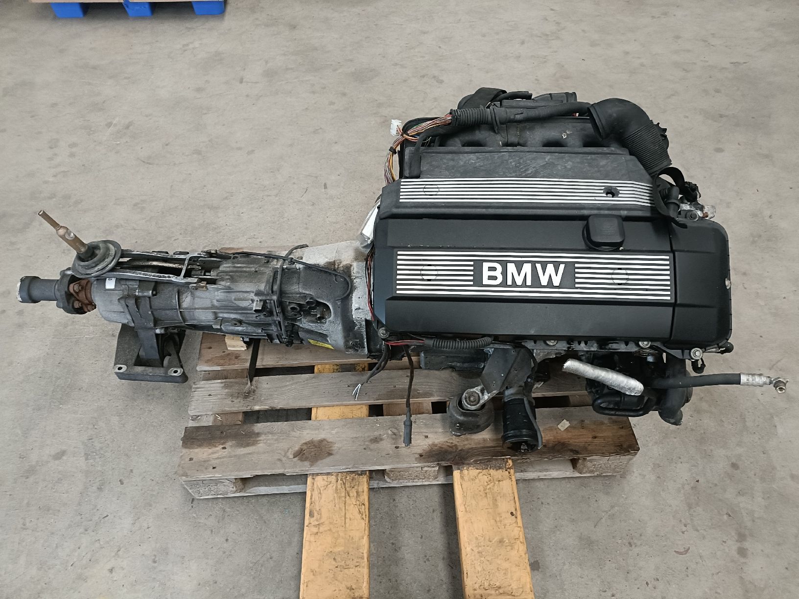 BMW Motori: BMW M54B30 Motor mit xDrive Getriebe – Usato da Kreuzlingen venduto da home_and_more