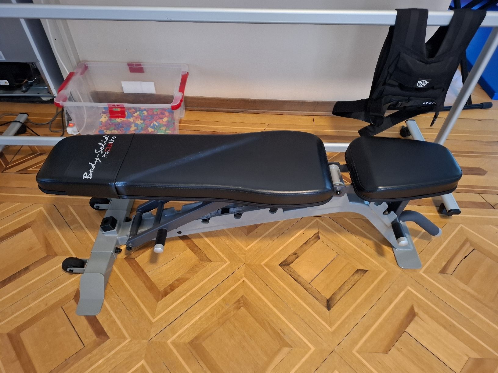 Hometrainer: Banc de musculation Body-Solid Pro Club Line SFID325 – Gebraucht aus Le Locle von Maria.222