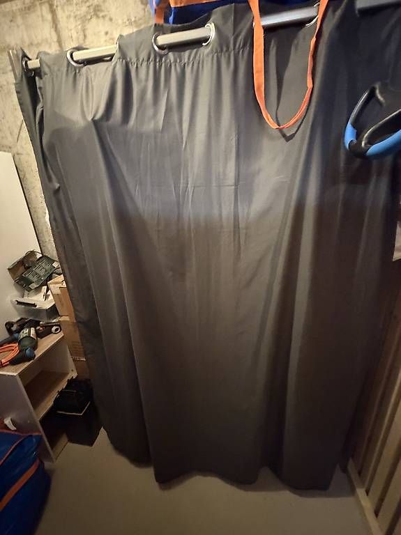 Armoires: Dressing penderie extensible avec rideau – D'occasion à St-Gingolph par chr_5gtw 1