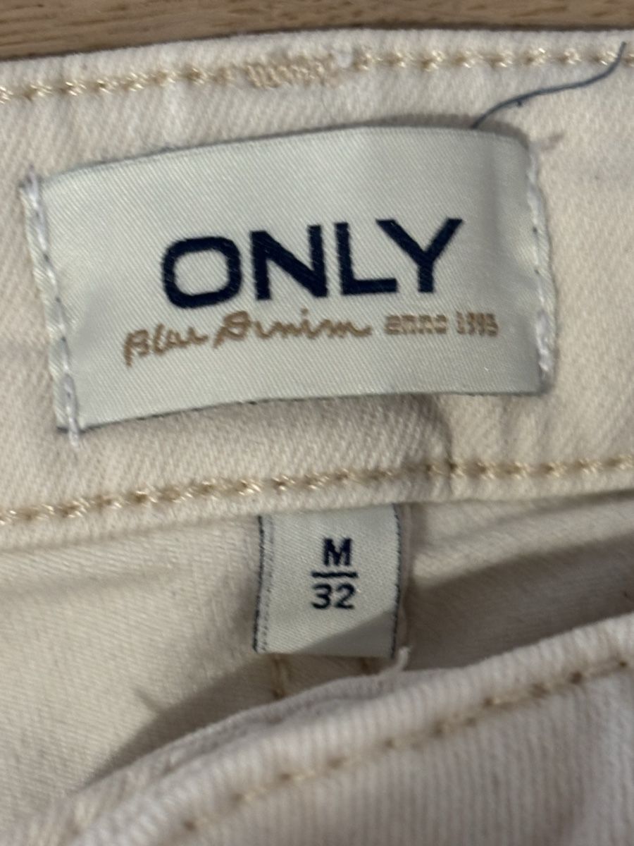 Only Jeans: Only Jeans beige Bootcut Gr. M / Schrittlänge 32 – Usato da Wintersingen venduto da Symphoricarpos 1