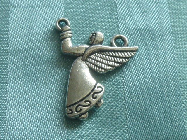 Pendentifs: 7 fliegendes Aengeli Tibetsilber – Neuf avec emballage d'origine à Hinwil par Glasperlen