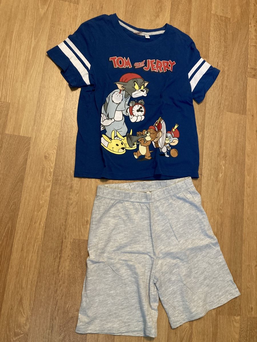Pigiama & Simili: Tom und Jerry Shorty Pyjama Gr. 110/116 – Usato da Emmenbrücke venduto da JJ_89