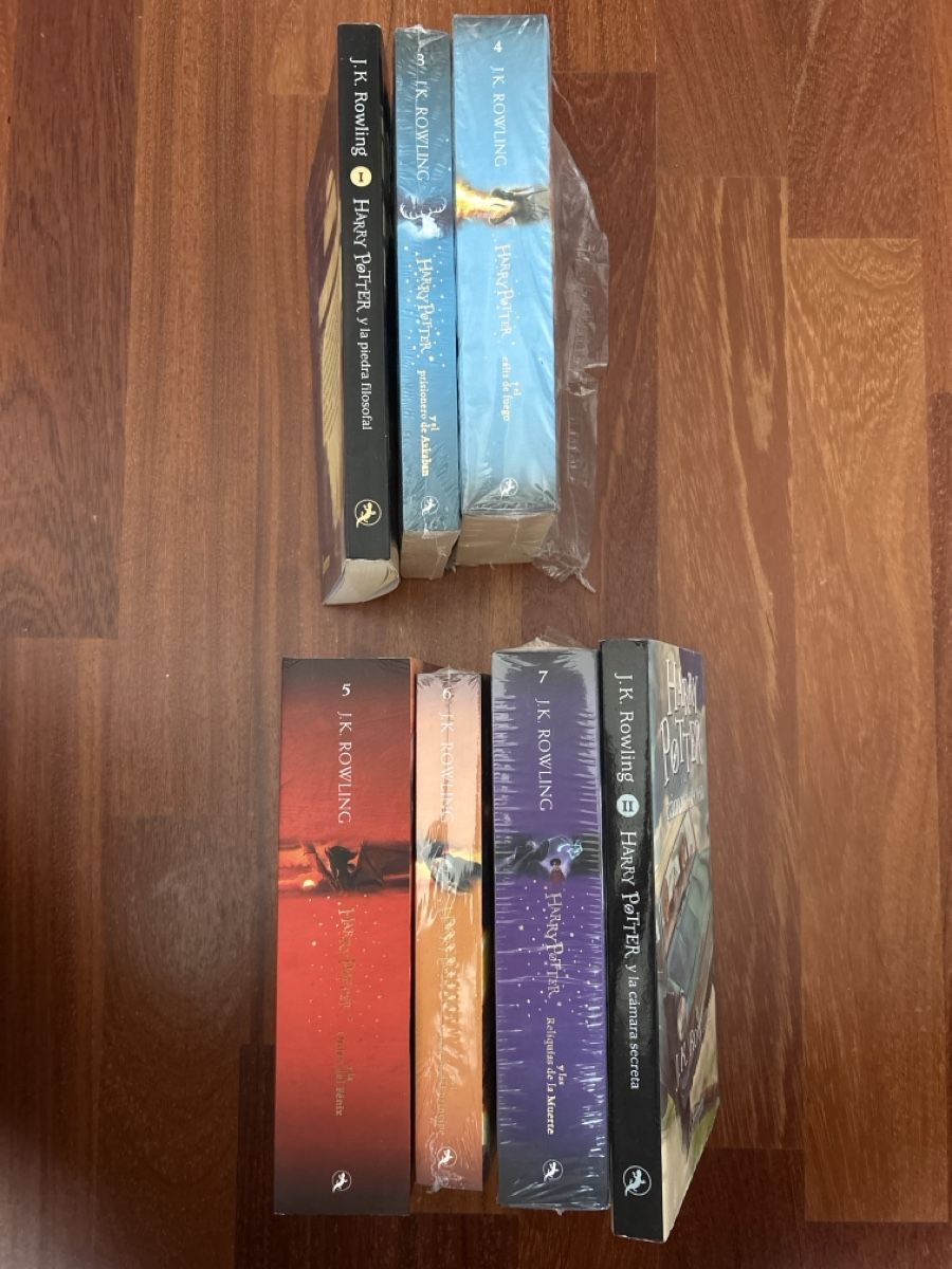 Livres: Harry Potter Bände 1-7 Spanisch  – Neuf avec emballage d'origine à Zürich par Naira03 1