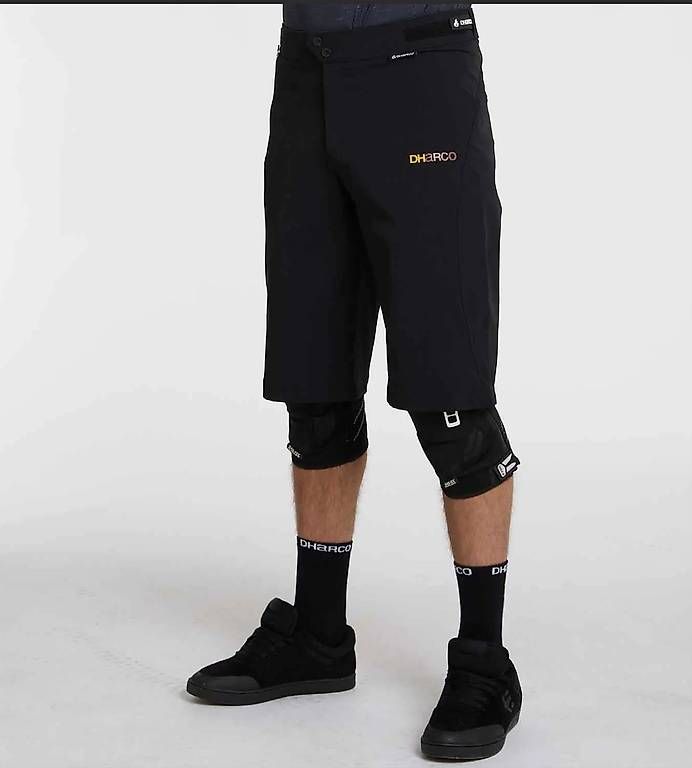 Pantaloni: Mens Gravity Shorts | Black Dharco – Usato da Cureglia venduto da hus_5f6l
