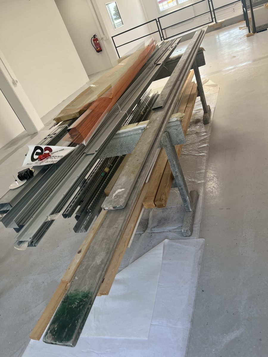 Alle Werkzeuge: 3 Richtlatten aus Metall – Gebraucht aus Bettlach von Esbe62 2