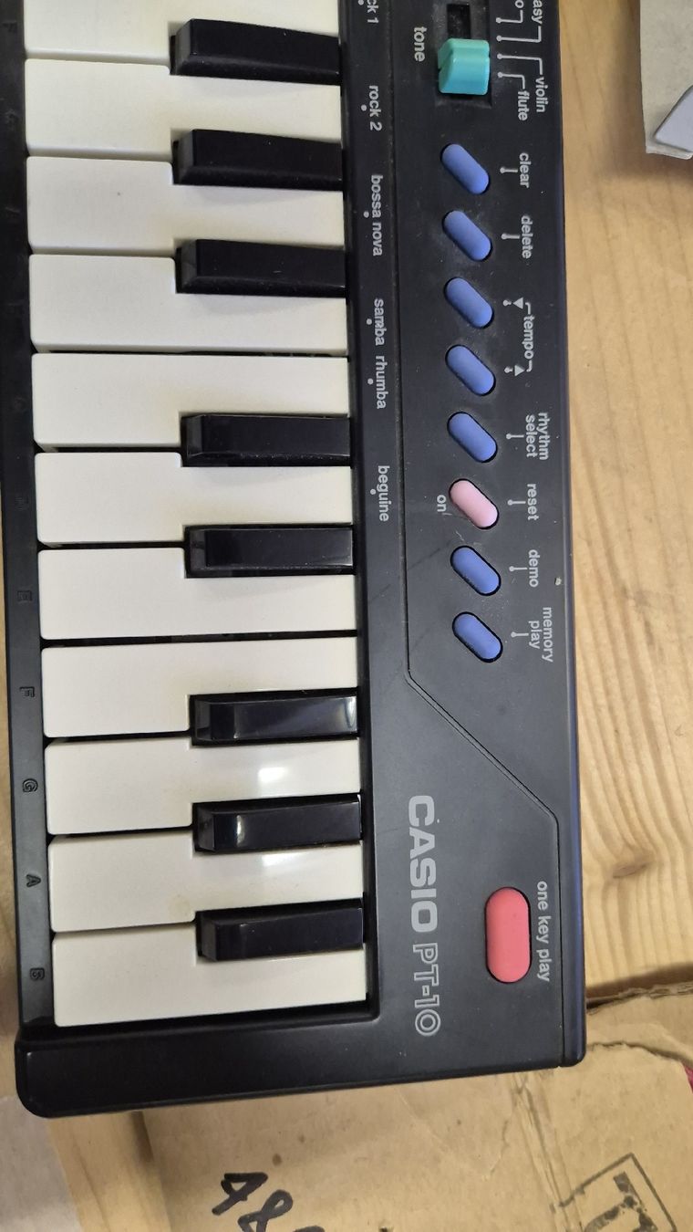 Casio Musikinstrumente: Keyboard Casio PT-10 mit Originalverpackung – Gebraucht aus Bern von rueetschit