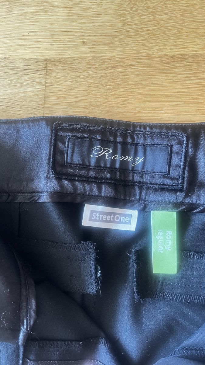 Pantaloni: Stoffhosen schwarz grösse M – Usato da Bern venduto da LaraTouvet 1
