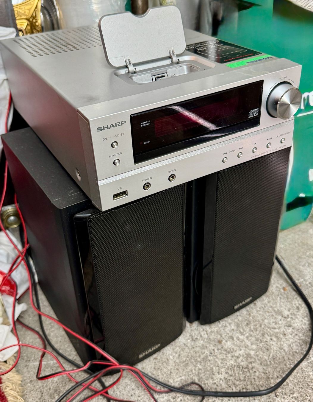 Sharp Systèmes audio & multimédias: Sharp Hi-Fi Component System XL-HF201 mit iPod-Dock, CH-Vers – D'occasion à Fällanden par Limousinenswiss 6