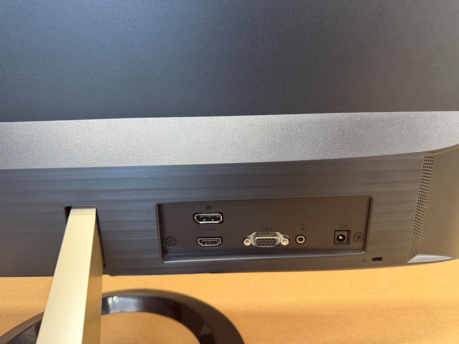 Asus Monitor: ASUS VZ249Q 23.8" Monitor – Usato da Dietlikon venduto da ComdatAG 6
