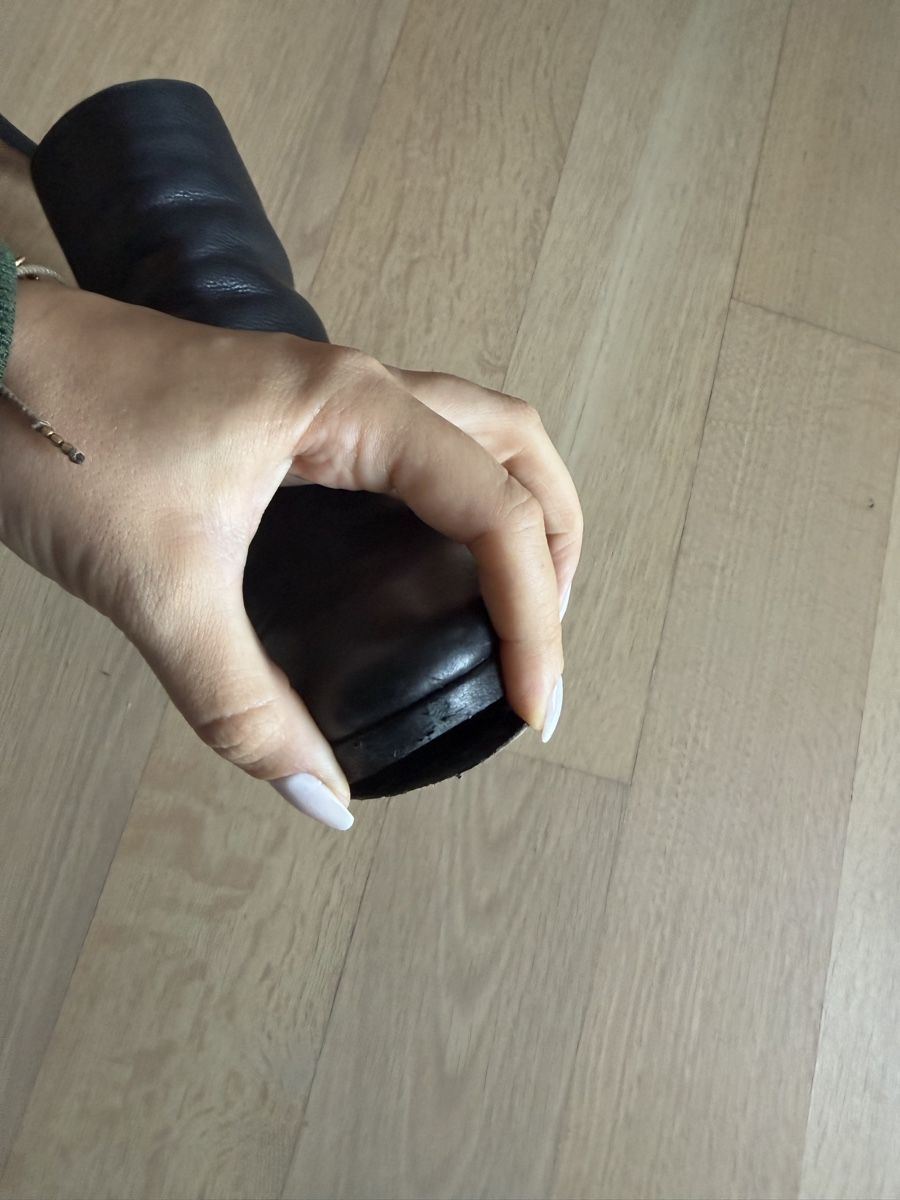Jimmy Choo Damenschuhe: Jommy Choo Schuhe 38.5 – Defekt aus Uster von Ninii003 5