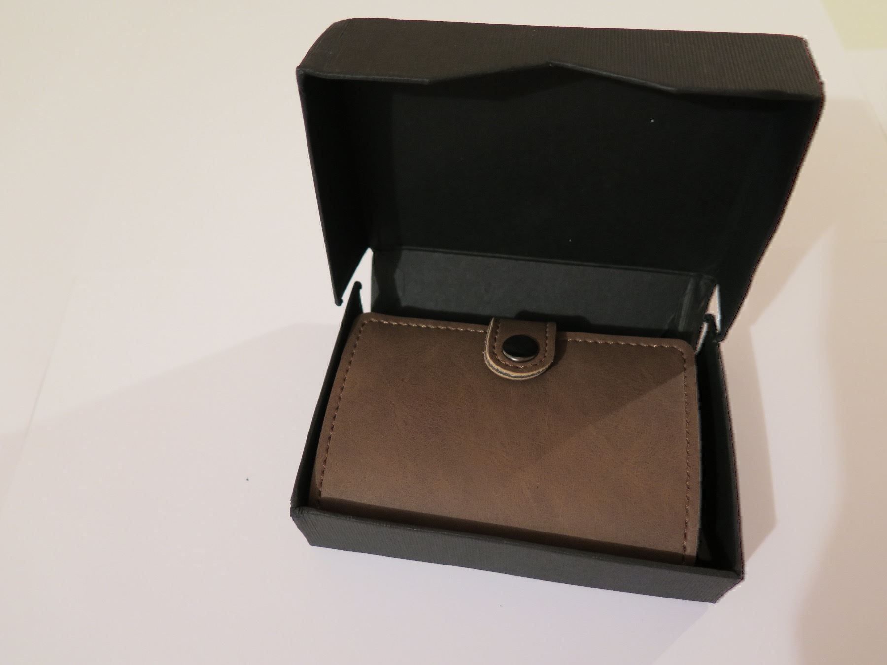 Brieftaschen: Kreditkarten RFID-Schutz/ Card Wallet L – Neu und originalverpackt aus Mollis von t-shop 7