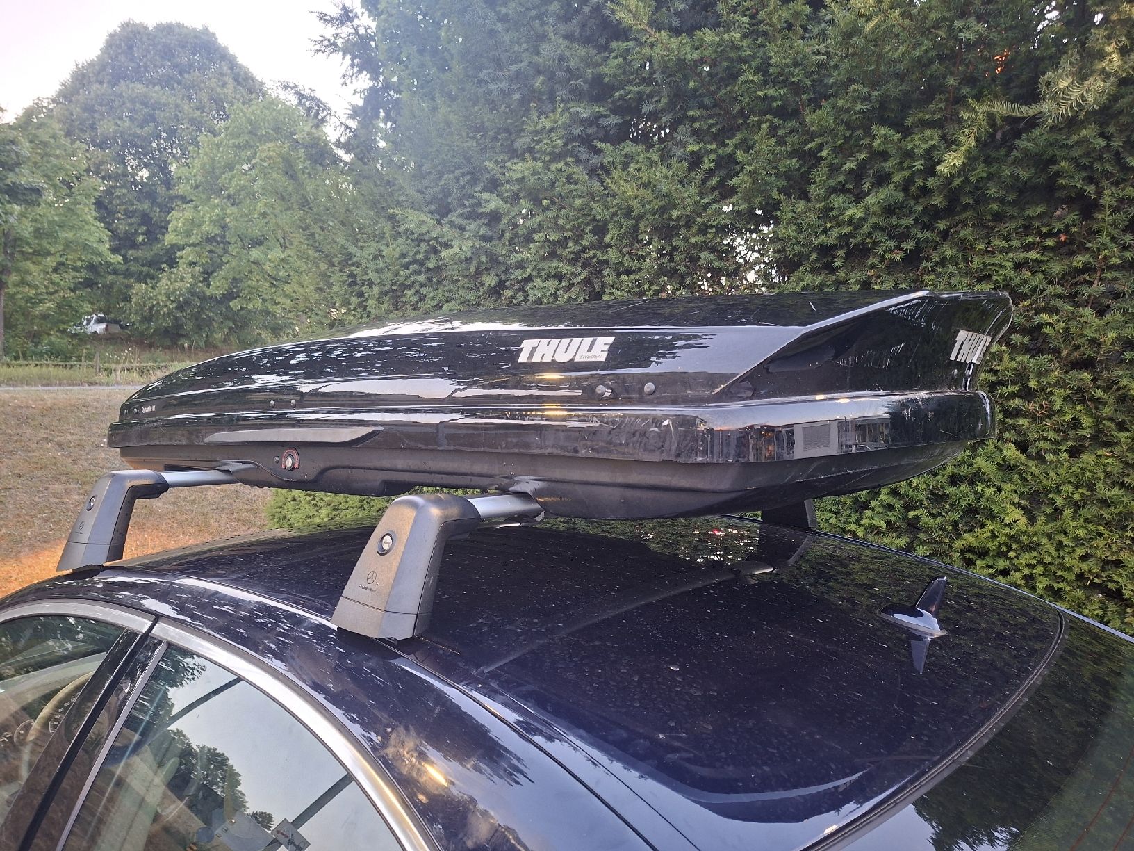 Thule Box da tetto: Dachbox Thule Dynamik M Schwarz Riss aber noch gut – Difettoso da Zürich venduto da Mountainswiss88 5