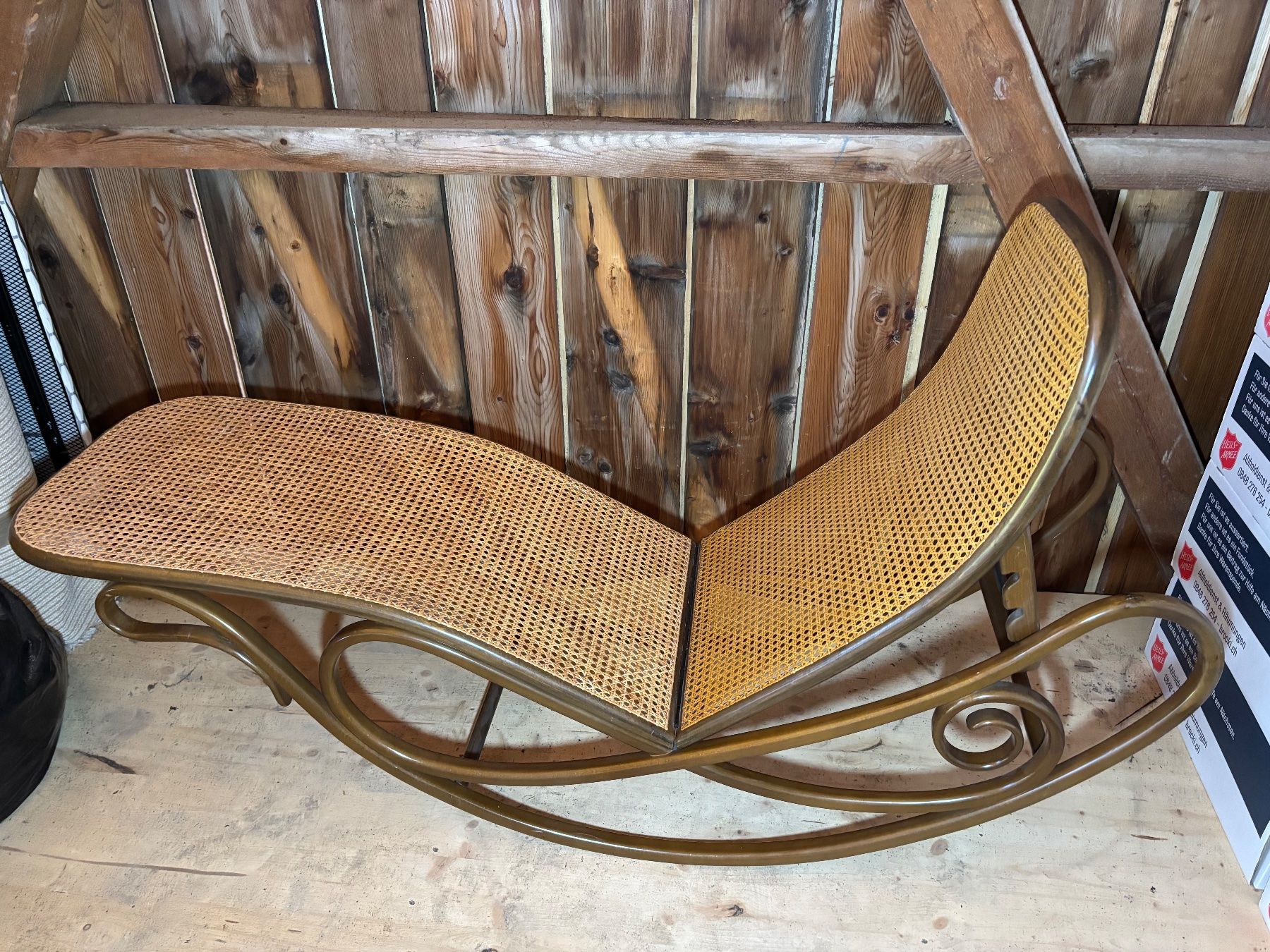 Sedie a sdraio: Thonet Liege Schaukelliege 7500 limitiert Design – Usato da Hinwil venduto da DaniBachman 1