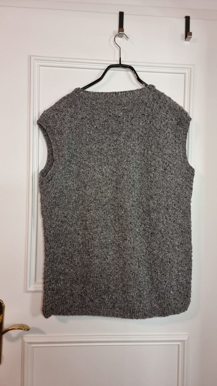 Gilets & Westen: Stylische Strickweste, Gr. 38/40, Herbst Trend – Gebraucht aus Wald ZH von CapLux 4