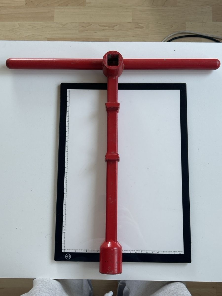 Tutti gli attrezzi: Von Roll Hydrantenschlüssel, rot (I5) – Usato da Neuenhof venduto da bro_9zsg
