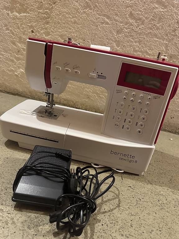 Nähmaschinen: Bernette Sew & Go 8 sewing machine/ Nähmaschine – Gebraucht aus Hedingen von JuliaZ1992