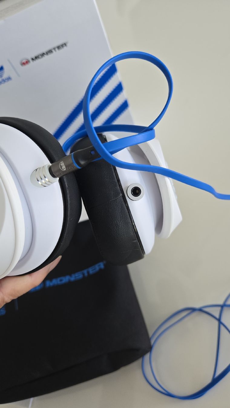 Casques audio: Head set classic Adidas – Neuf (Voir description) à Lucens par Airiya2 2