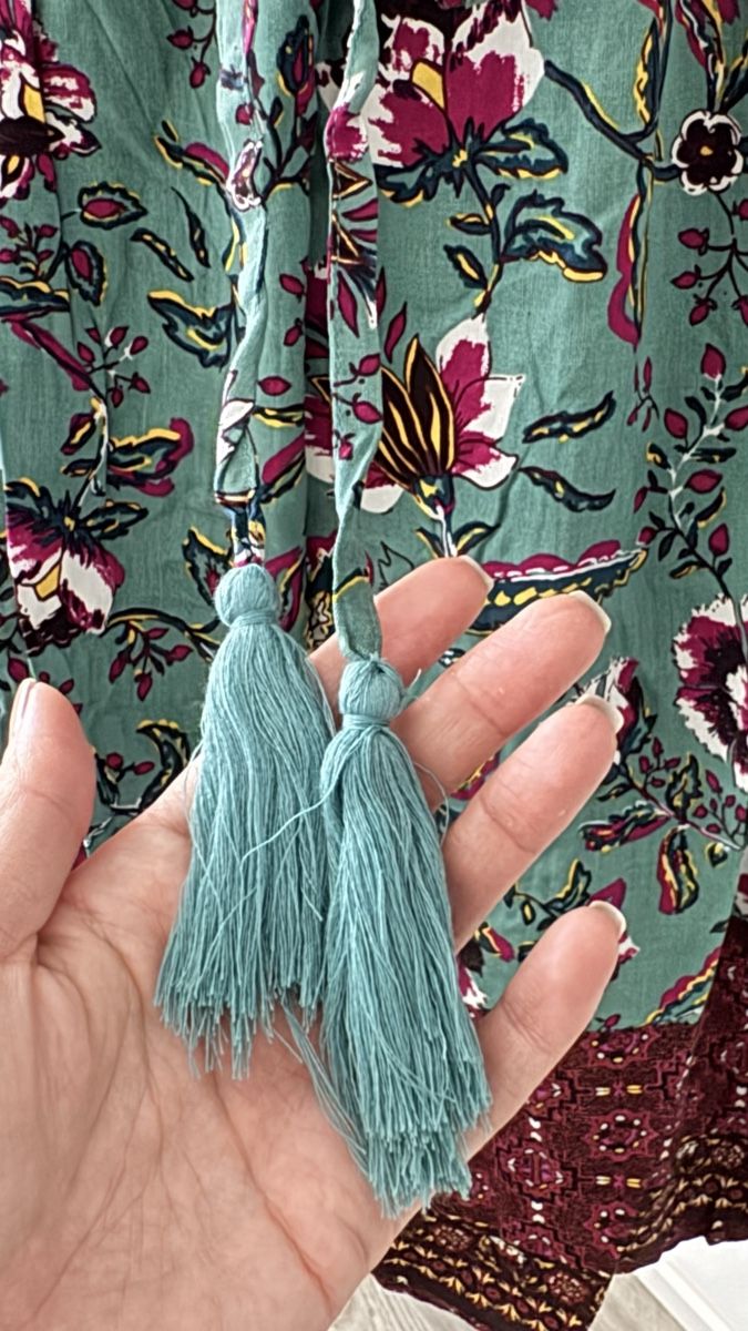 Robes: Kleid langarm floral  – Neuf (Voir description) à Mörigen par TimelessFinds 2