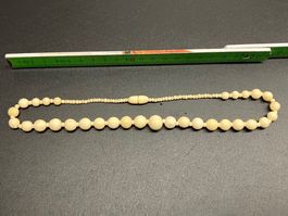 Collana vintage in osso / dente