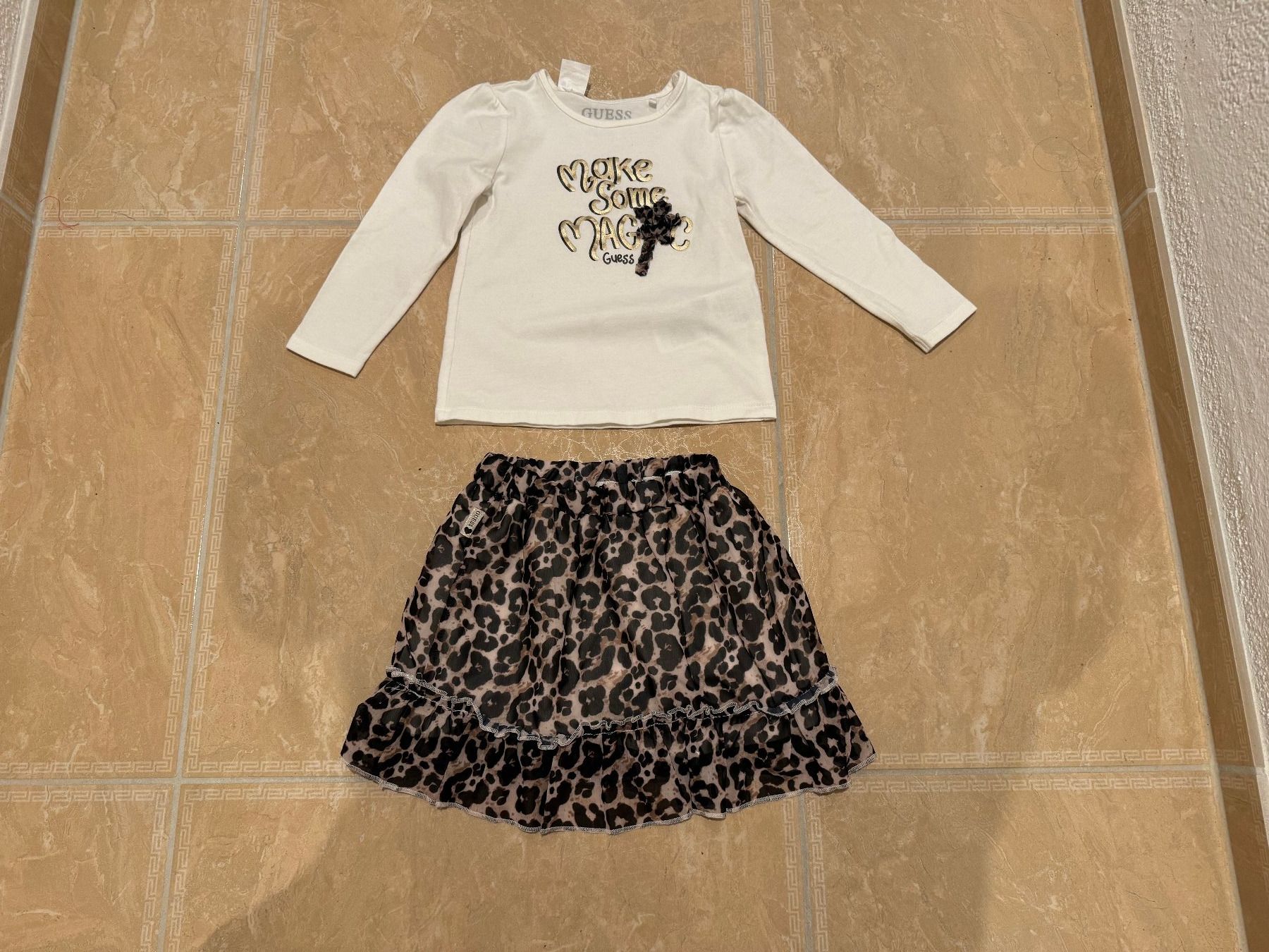 Guess Kleiderpakete & -sets: Guess süsses Set, 3J 98 – Gebraucht aus Klingnau von Markus14